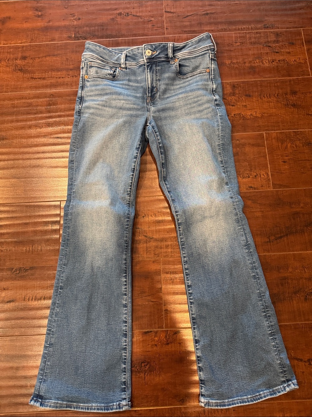 American Eagle High Rise Kickboot Jeans, Size 8 Short, EUC!